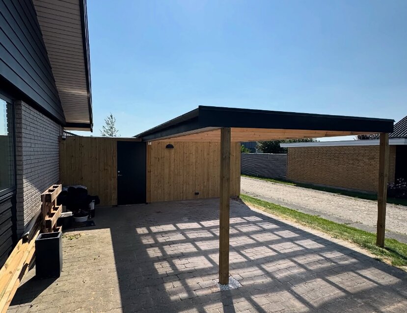 Carport fra gaden