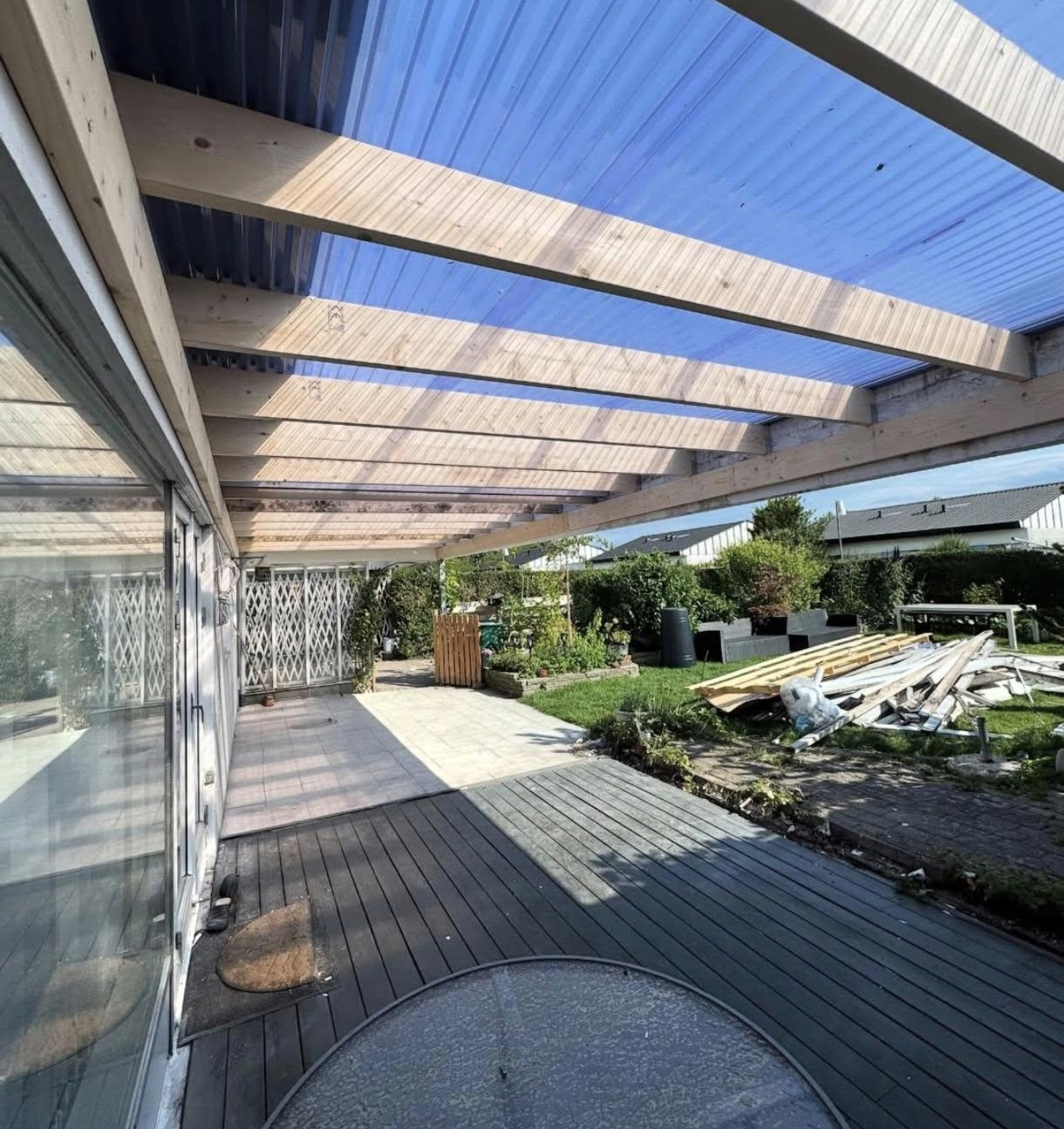 Overdækket terrasse med ny planker